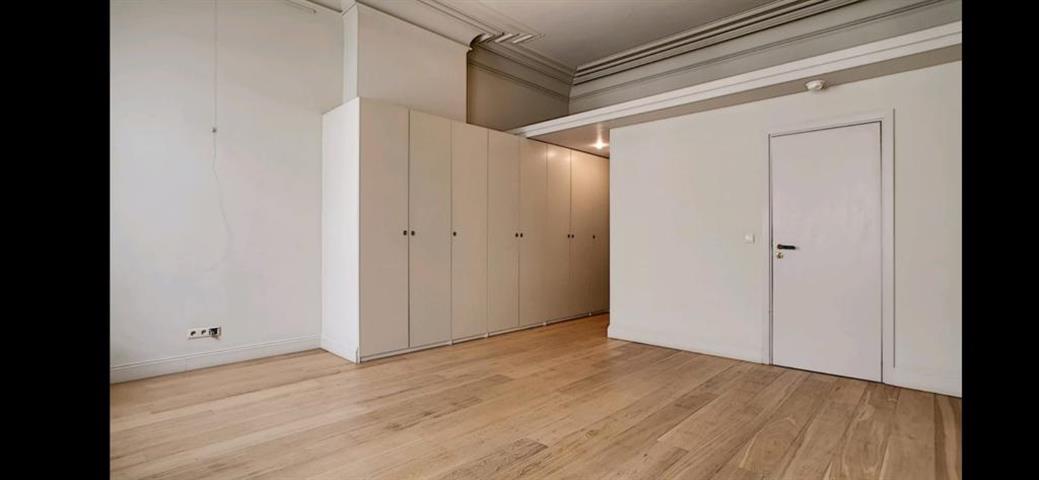 74 Rue Mercelis Bruxelles,1000,3 Bedrooms Bedrooms,3 Rooms Rooms,3 BathroomsBathrooms,Apartment,Rue Mercelis,1,5899659