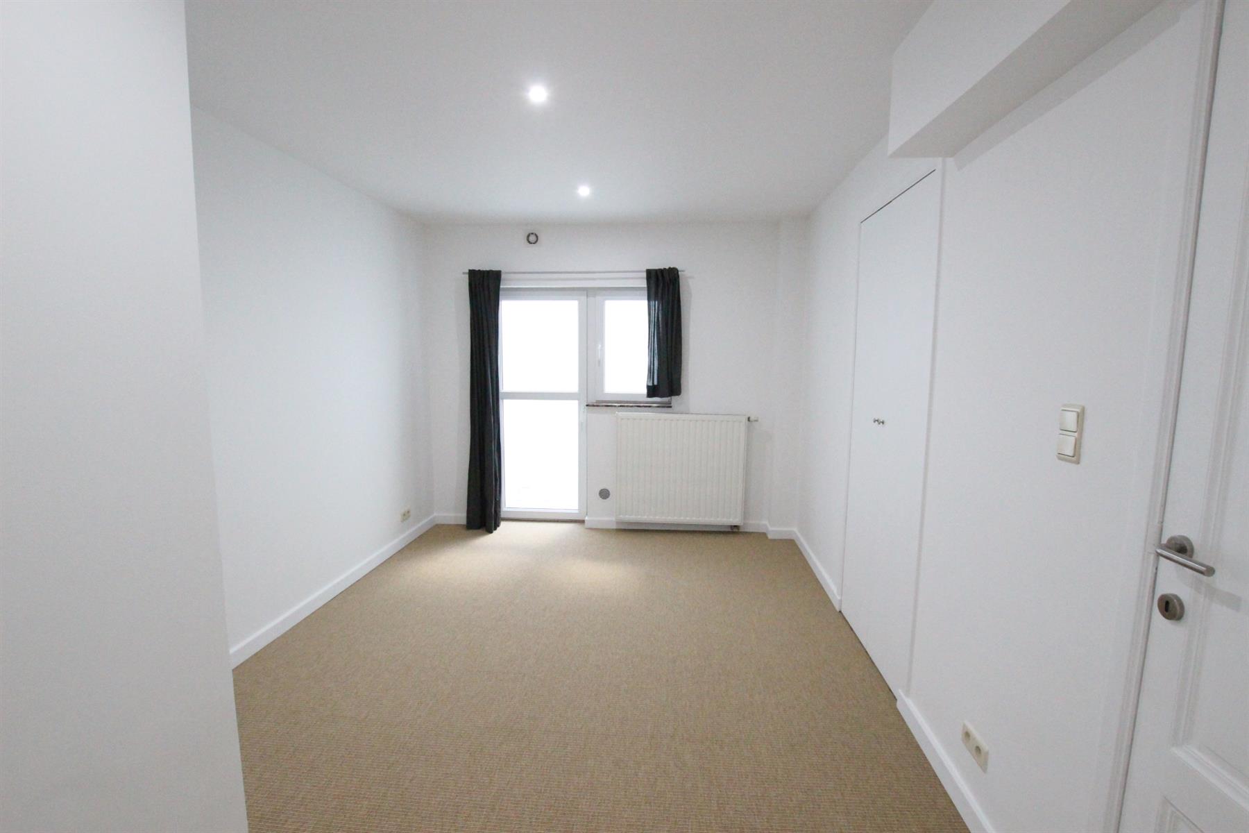 9 Square Gutenberg Bruxelles,1000,3 Slaaplamers Slaaplamers,3 Kamers Kamers,2 BadkamersBadkamers,Apartment,Square Gutenberg,7535813