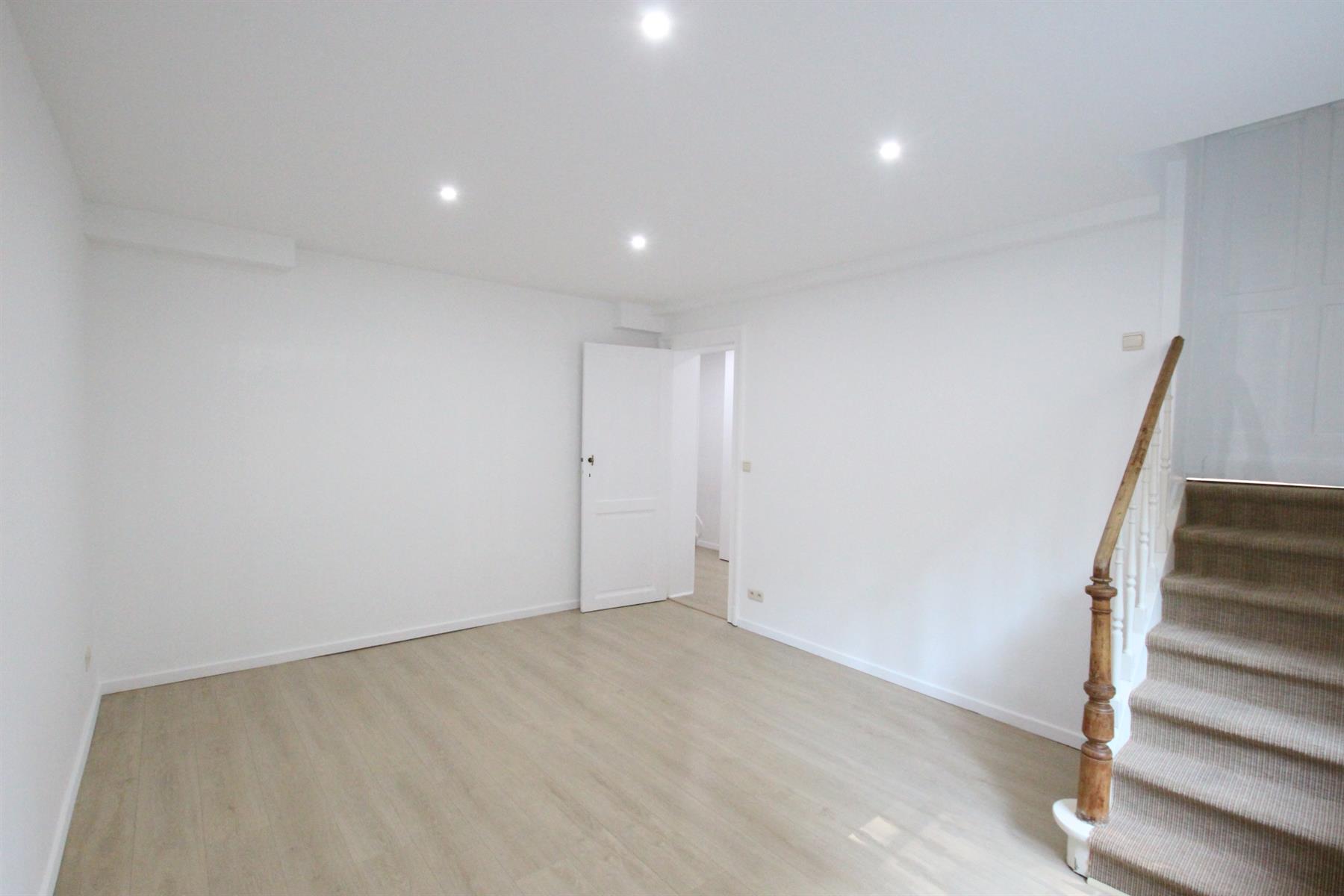 9 Square Gutenberg Bruxelles,1000,3 Slaaplamers Slaaplamers,3 Kamers Kamers,2 BadkamersBadkamers,Apartment,Square Gutenberg,7535813