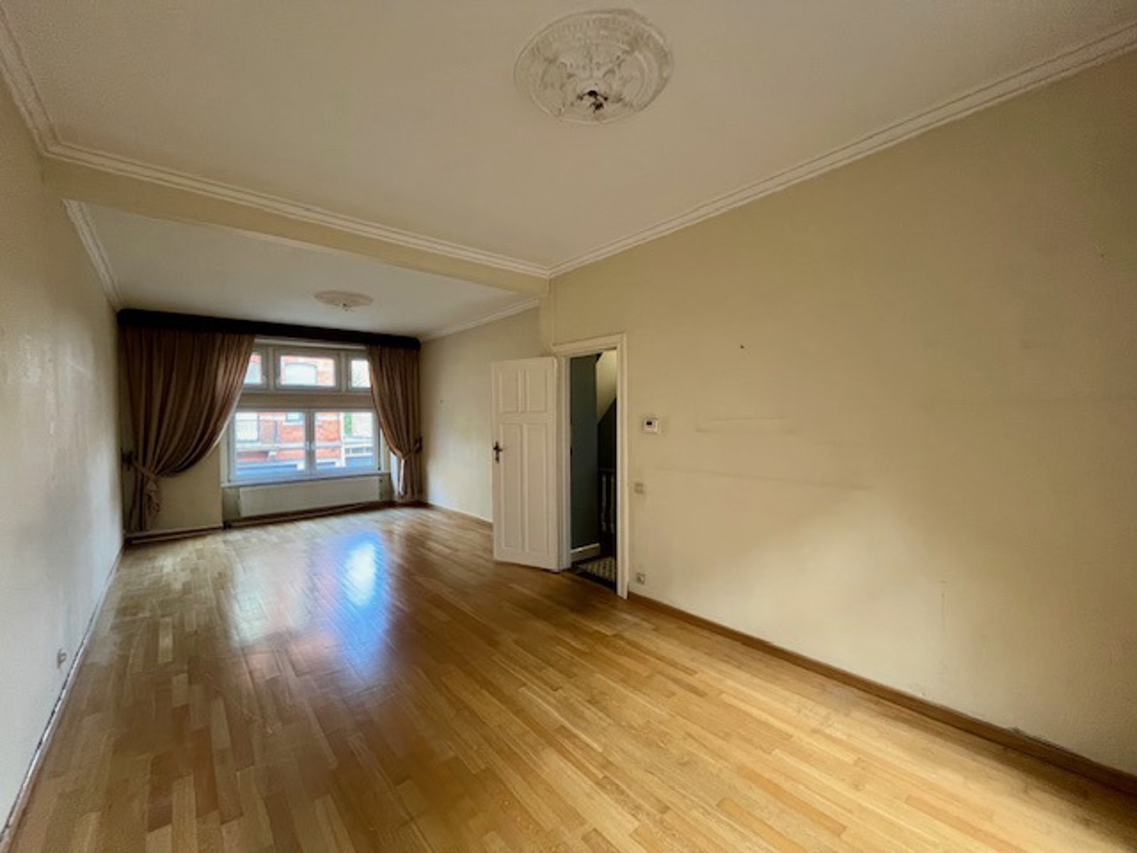 319 Rue Vanderkindere Uccle,1180,3 Bedrooms Bedrooms,3 Rooms Rooms,1 BathroomBathrooms,House,Rue Vanderkindere,7617466