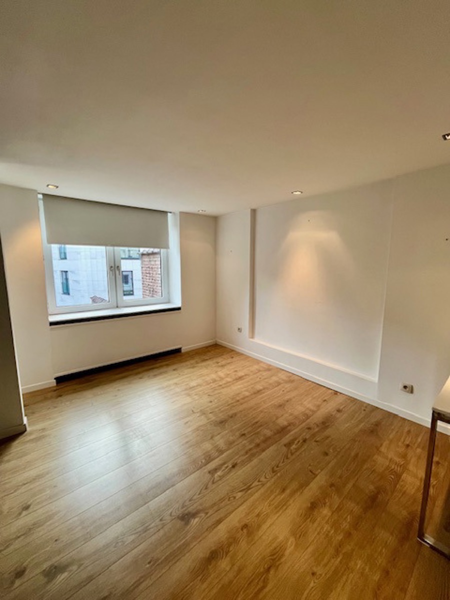 319 Rue Vanderkindere Uccle,1180,3 Bedrooms Bedrooms,3 Rooms Rooms,1 BathroomBathrooms,House,Rue Vanderkindere,7617466