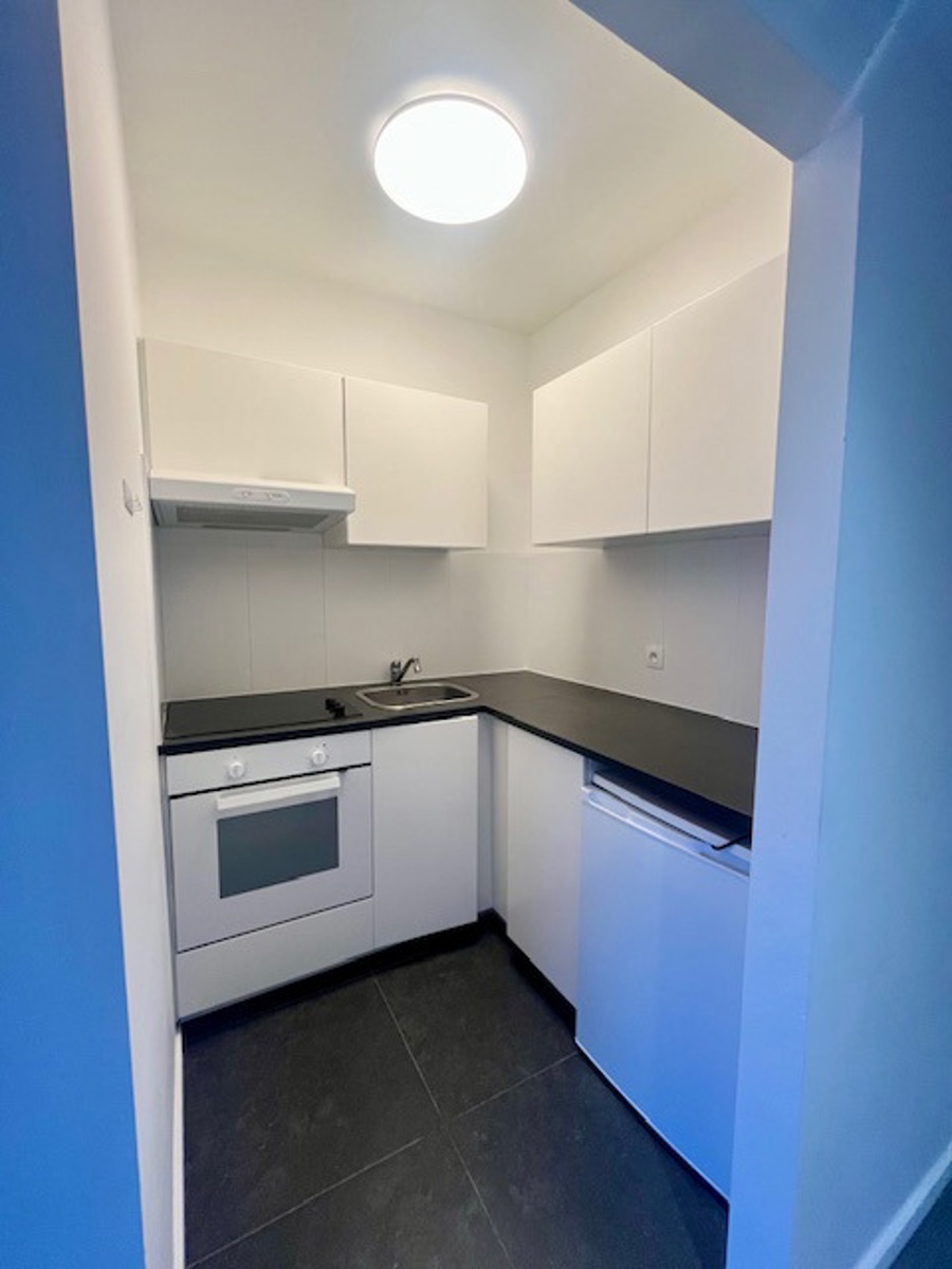 225 Avenue Winston Churchill Uccle,1180,1 Bedroom Slaaplamers,1 Room Kamers,1 BathroomBadkamers,Apartment,Avenue Winston Churchill,7,7734336