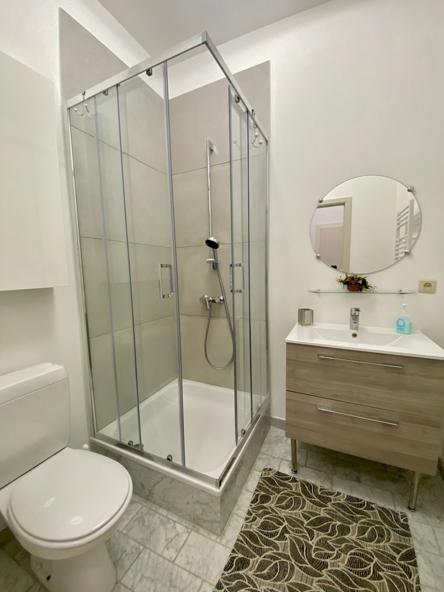 105 Rue Froissart Bruxelles,1040,1 Bedroom Slaaplamers,1 Room Kamers,1 BathroomBadkamers,Apartment,Rue Froissart,5,7892986